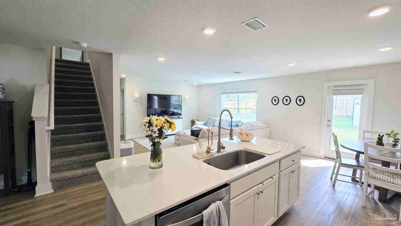 4904 Snipe Rd - Photo 7 of 44