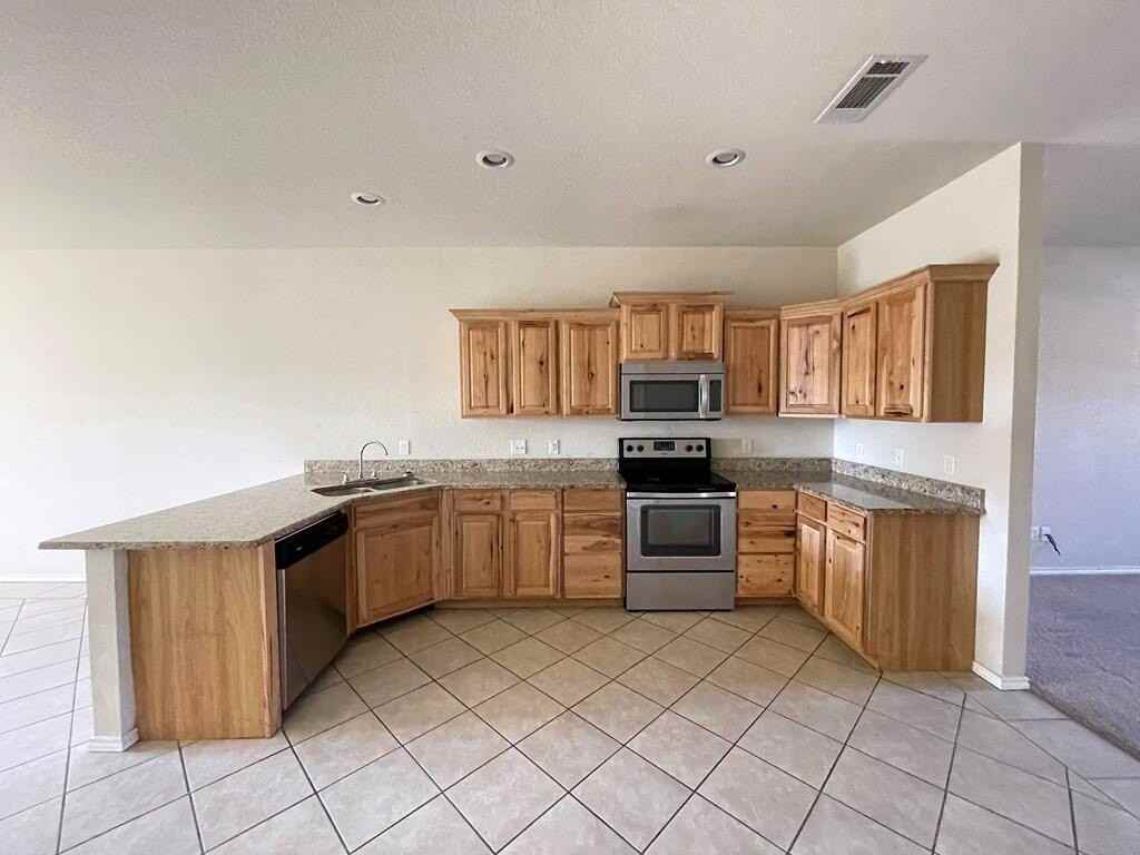 4713 Harvard Ave #A - Photo 5 of 17