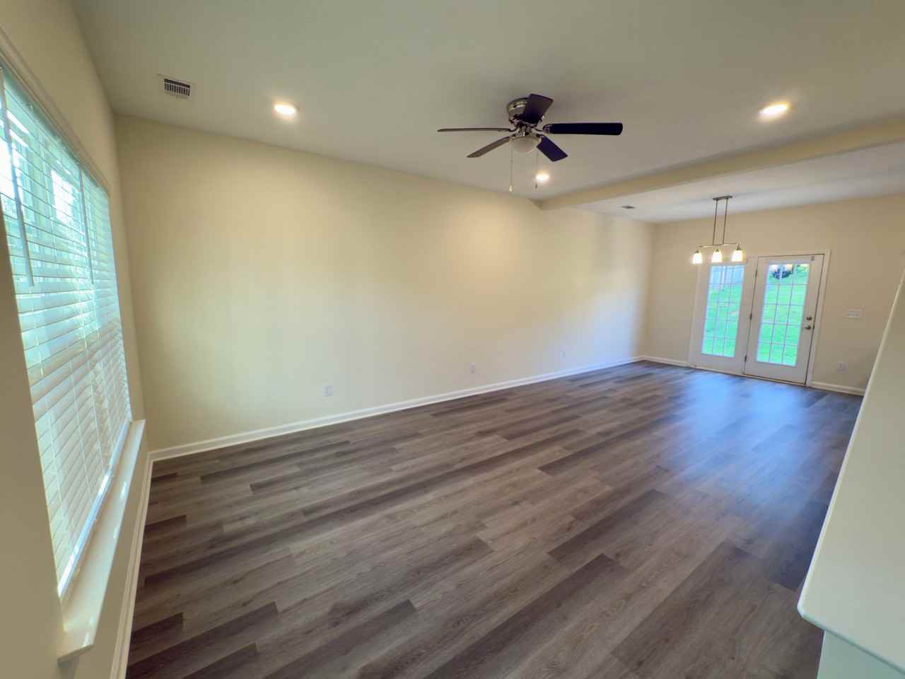 613 Pershing Dr - Photo 4 of 27