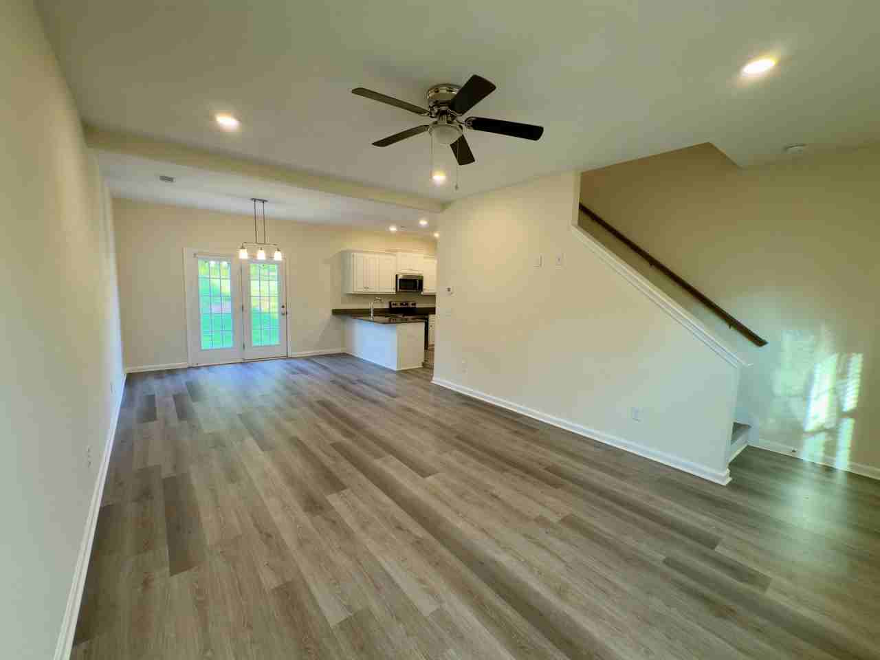 613 Pershing Dr - Photo 5 of 27