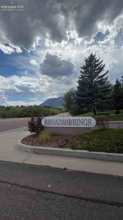 971 Moorings Dr