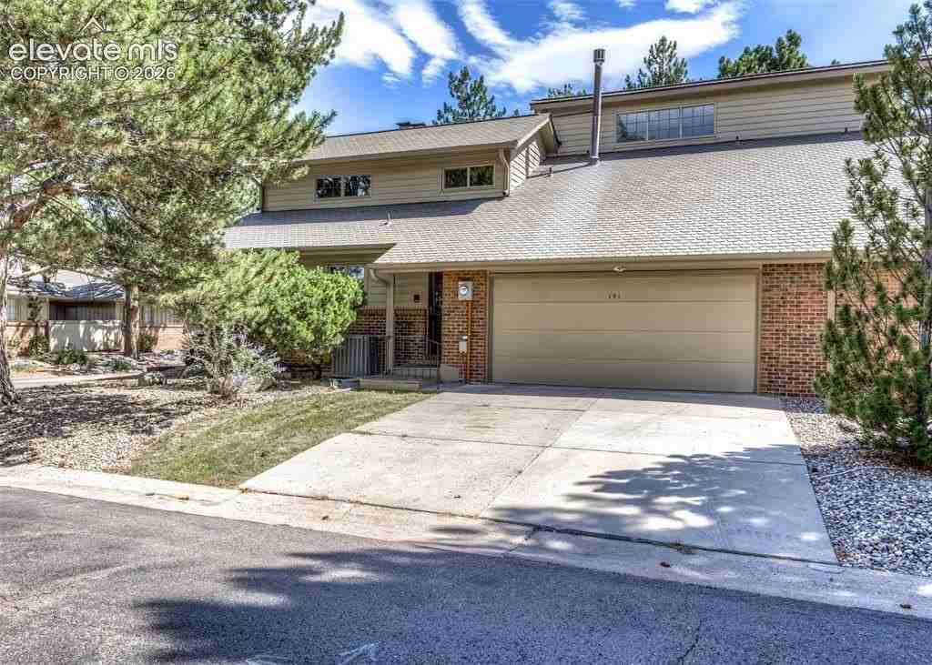 141 Miramar Dr - Photo 3 of 37