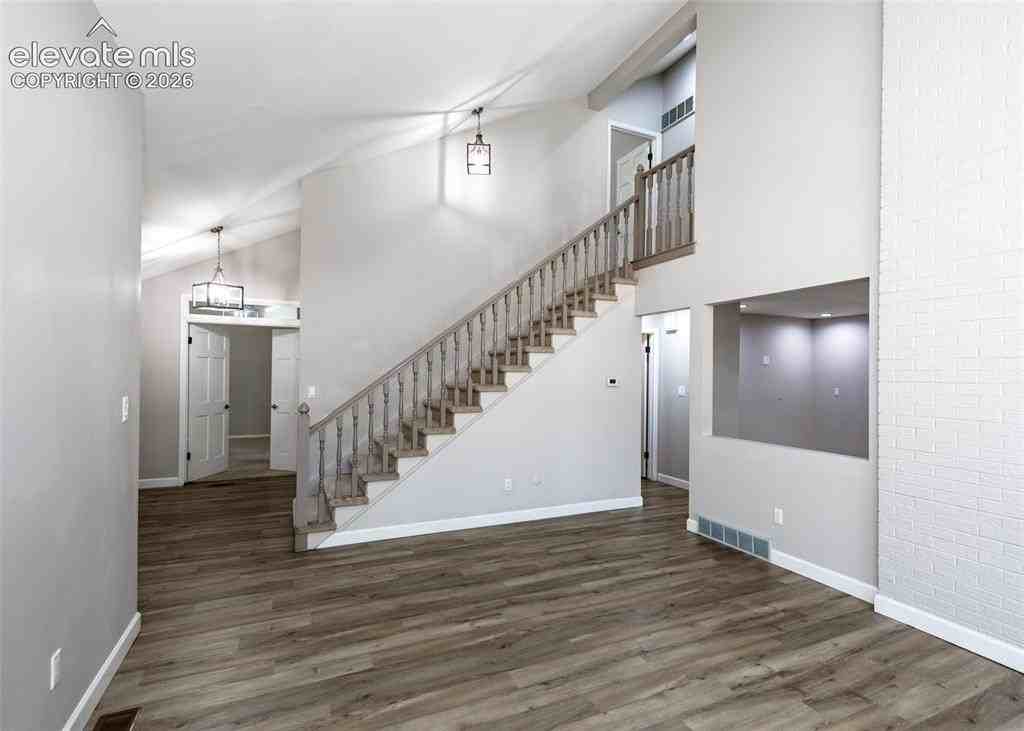 141 Miramar Dr - Photo 7 of 37