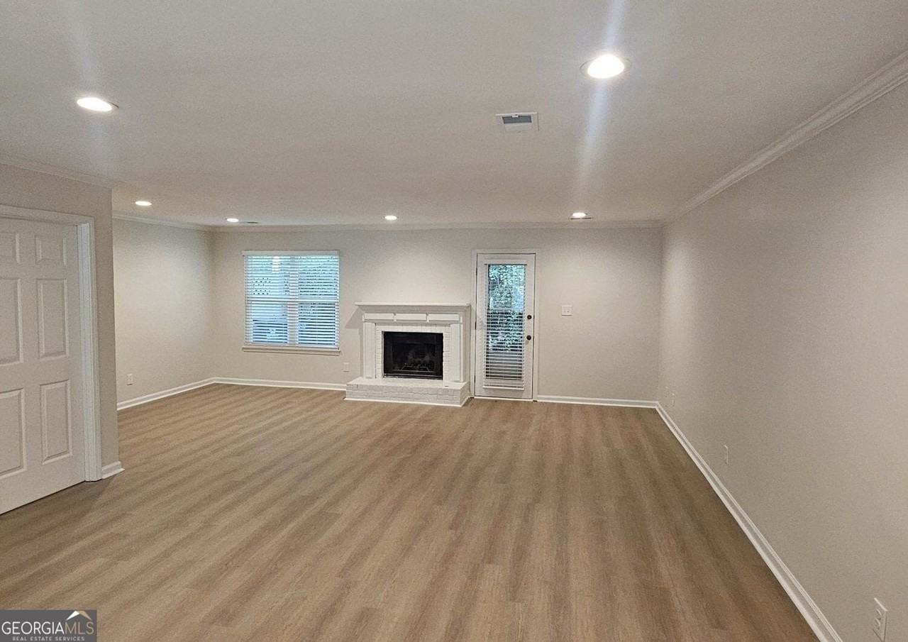2270 Newport Lndg - Photo 2 of 20