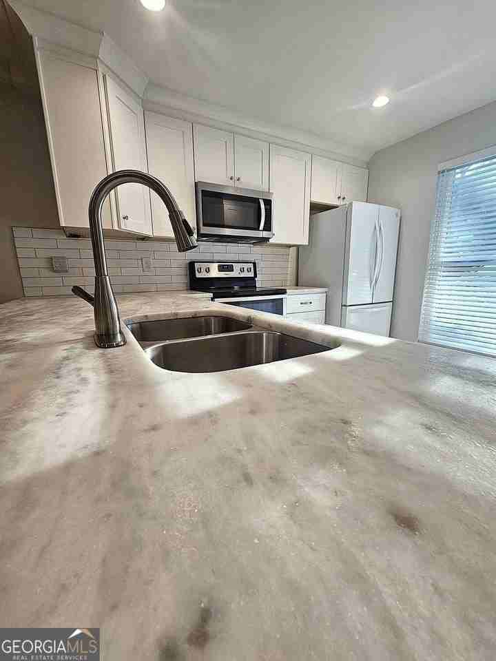 2270 Newport Lndg - Photo 7 of 20