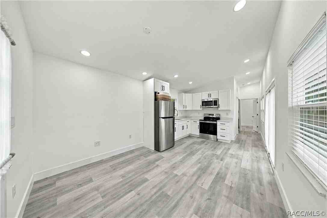 9306 E Sycamore Pl - Photo 3 of 16