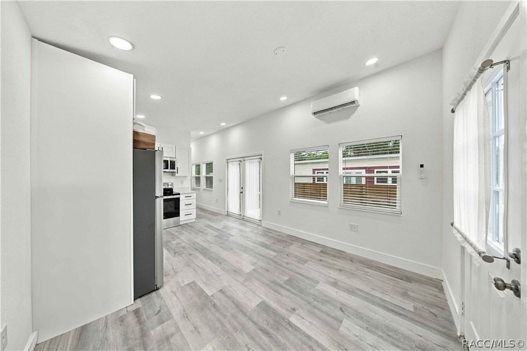 9306 E Sycamore Pl - Photo 4 of 16