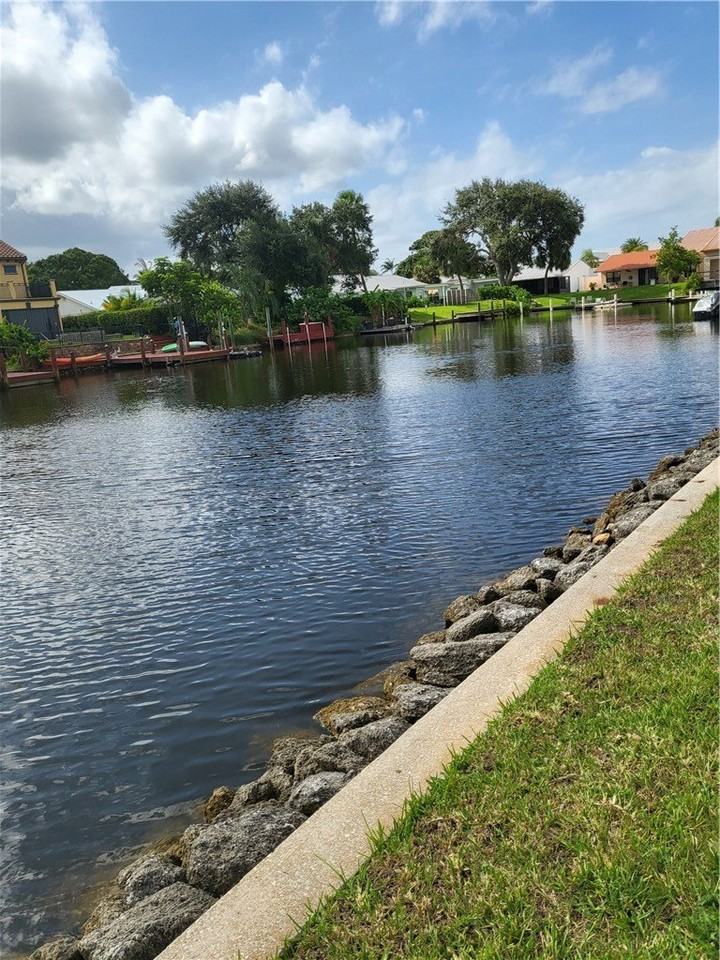 1935 Cobia Dr #202E - Photo 5 of 26