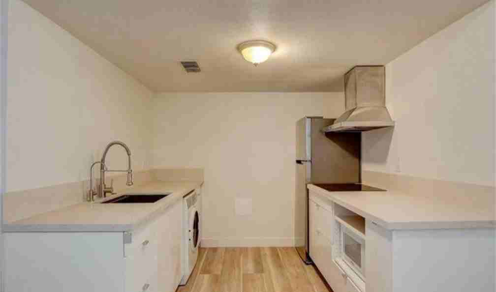 3841 Daisy St #19 - Photo 4 of 6