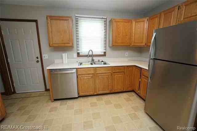 43373 Alva Dr - Photo 4 of 10