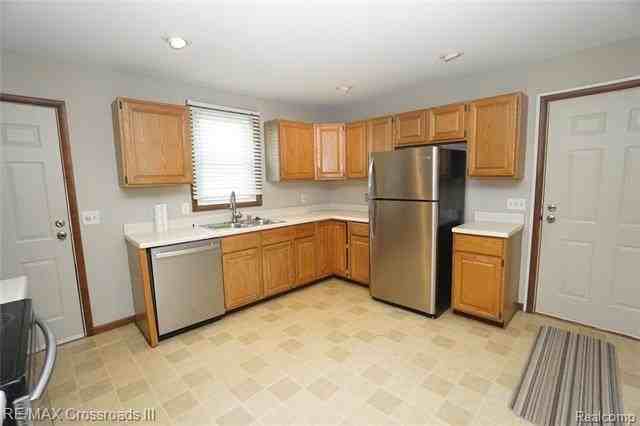 43373 Alva Dr - Photo 5 of 10