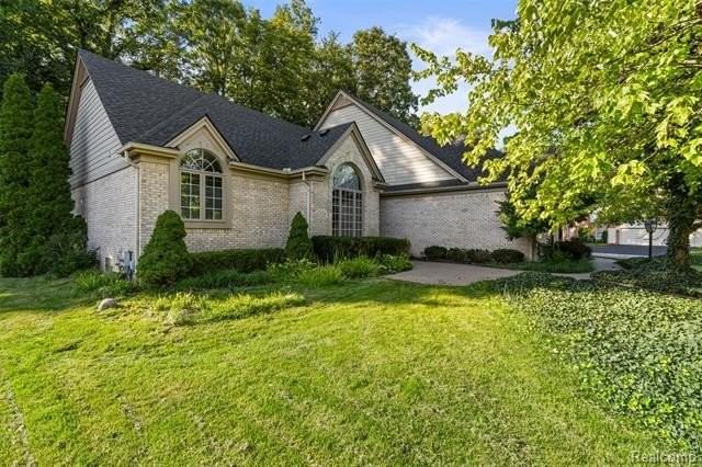 40292 Woodside Dr N - Photo 3 of 50