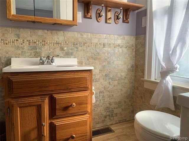 35708 Brush St - Photo 3 of 5