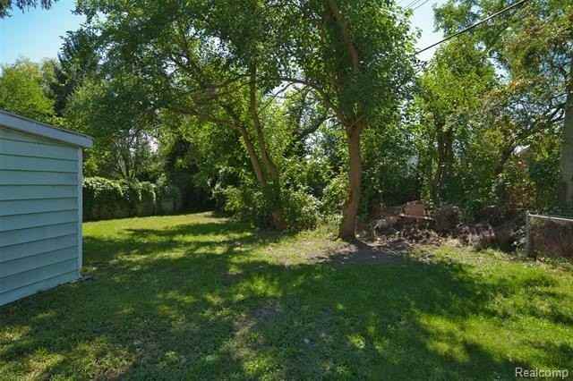 4561 Thirza Ct - Photo 5 of 29