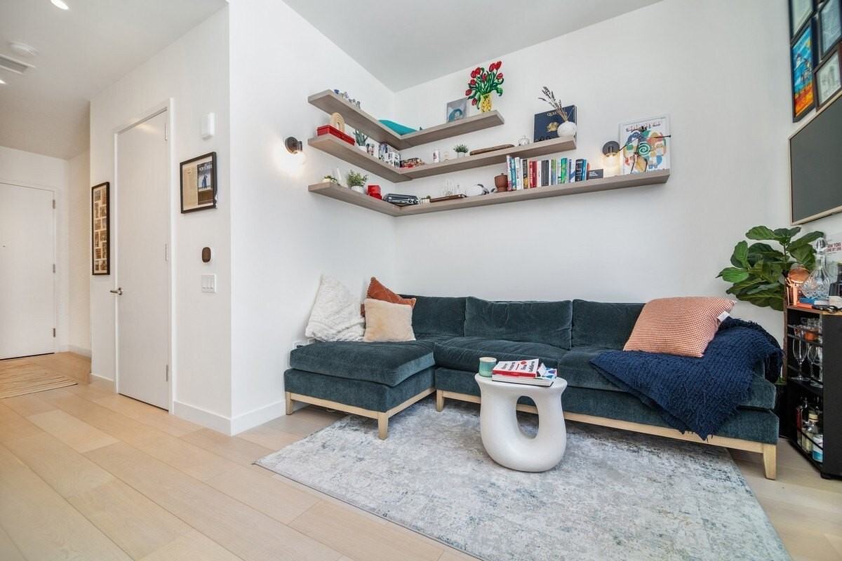 11 Hoyt St - Photo 6 of 6