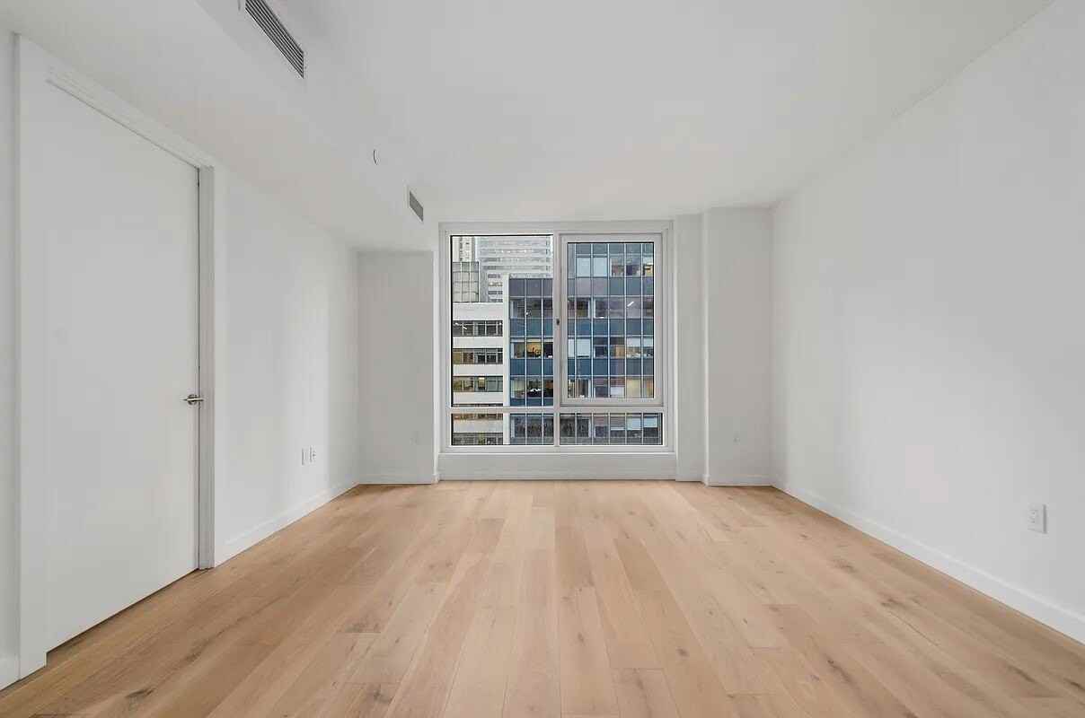 135 E 47th St #19F - Photo 3 of 10