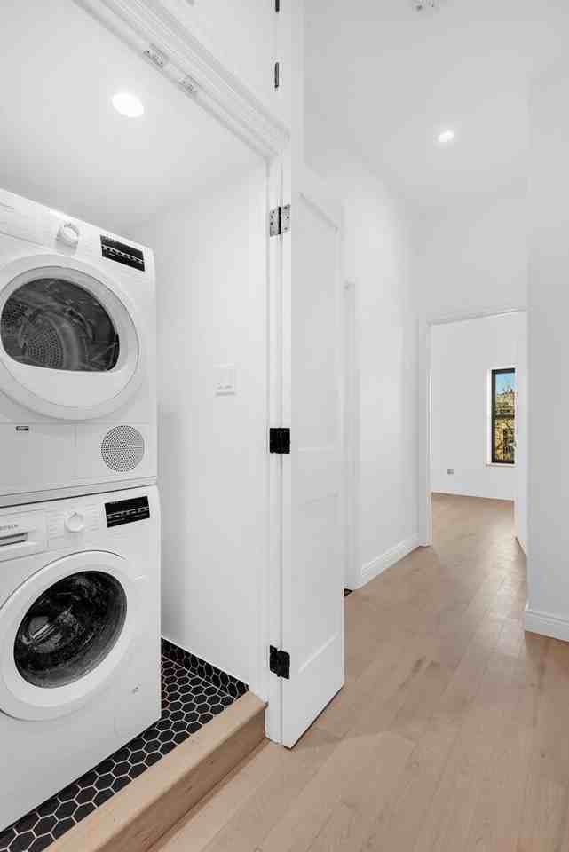 140 President St #3 - Photo 3 of 9