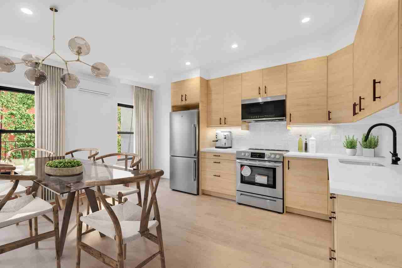 140 President St #3 - Photo 5 of 9