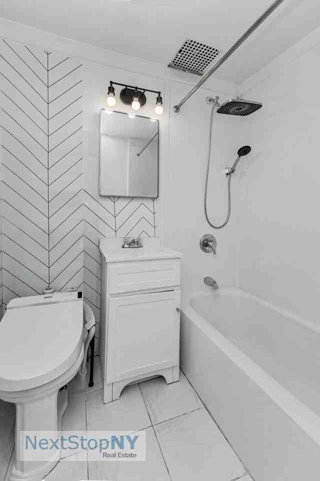 233 E 54th St Apt 1c #1C - Photo 4 of 5