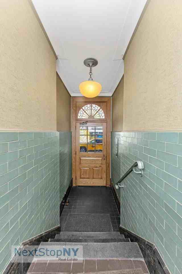 233 E 54th St Apt 1c #1C - Photo 5 of 5