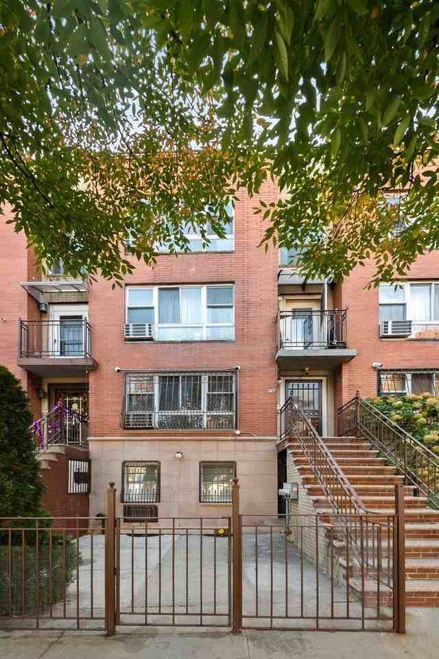56 E 120th St #2 - Photo 4 of 6