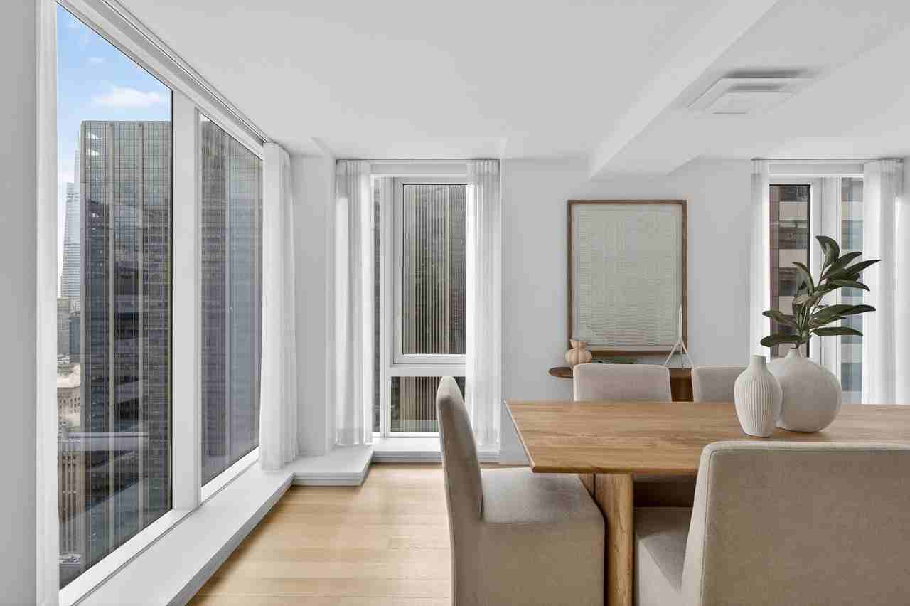 135 W 52nd St #PH4 - Photo 3 of 10