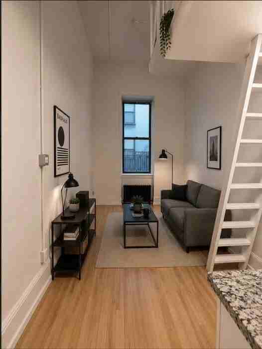 336 W 19th St - Photo 2 of 4
