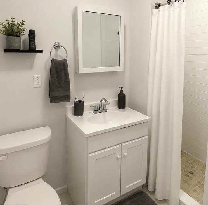 336 W 19th St - Photo 3 of 4