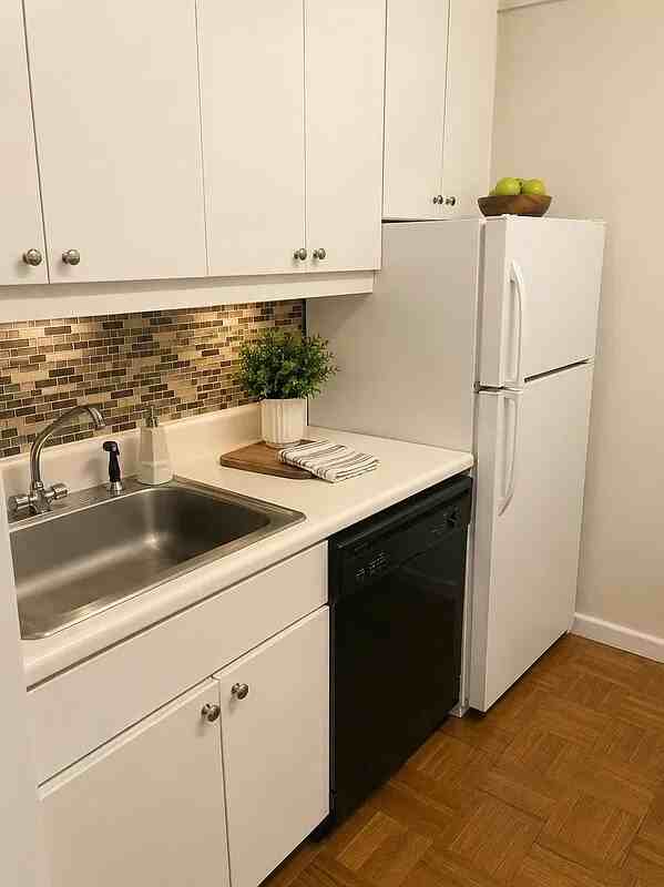 630 1st Ave #25AU - Photo 4 of 6