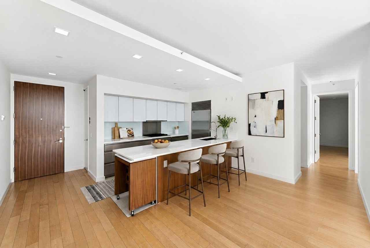 447 W 18th St - Photo 2 of 10