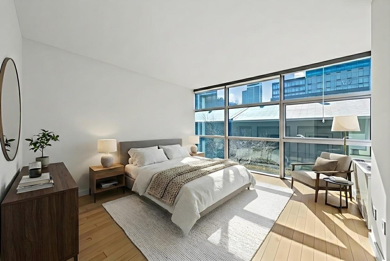 447 W 18th St - Photo 4 of 10