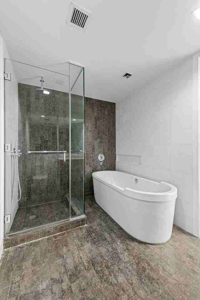 447 W 18th St - Photo 6 of 10