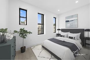 34 -32 43rd St #2R - Photo 1 of 1