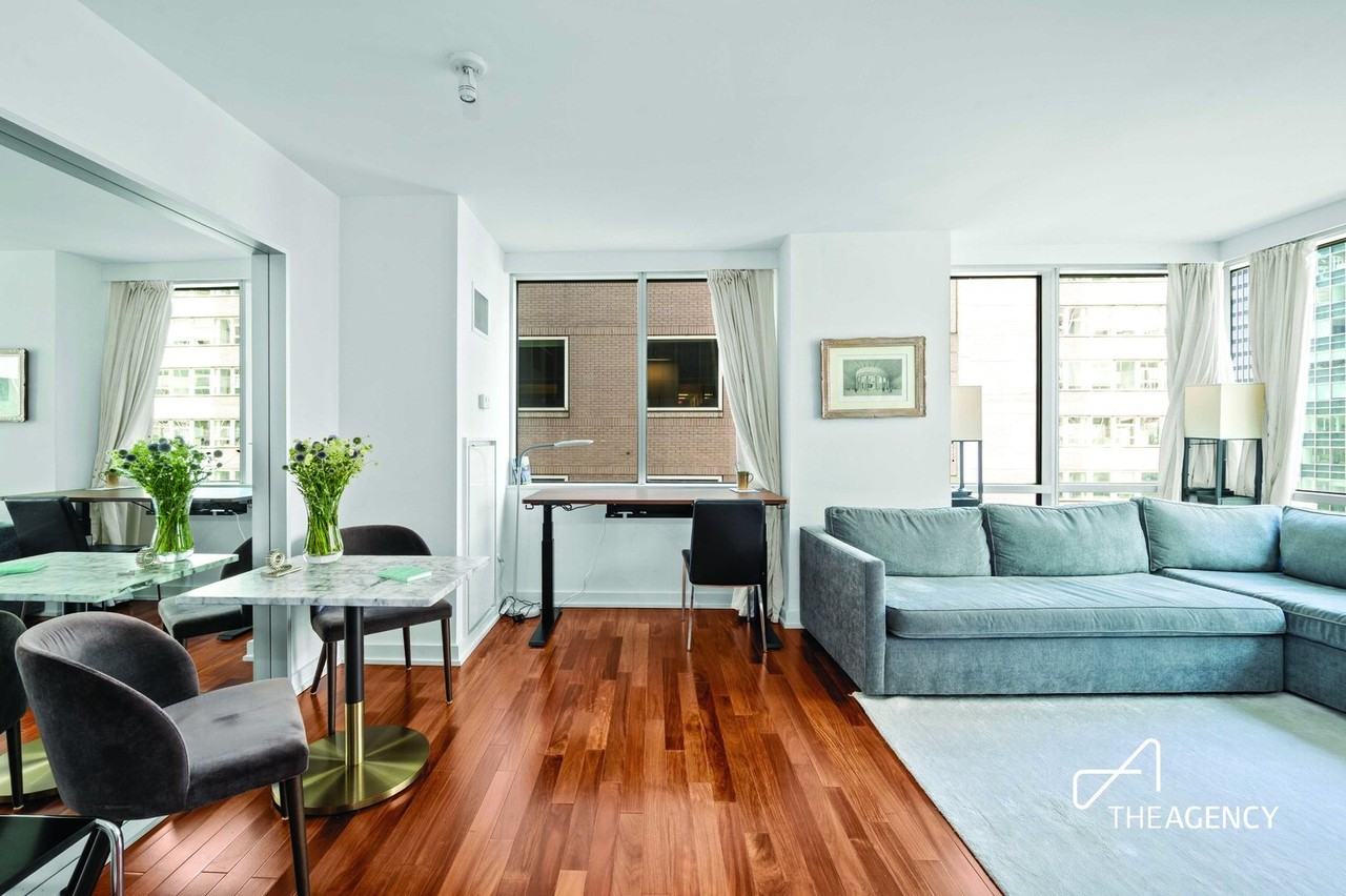 60 E 55th St - Photo 3 of 8