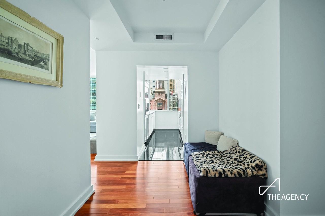 60 E 55th St - Photo 4 of 8