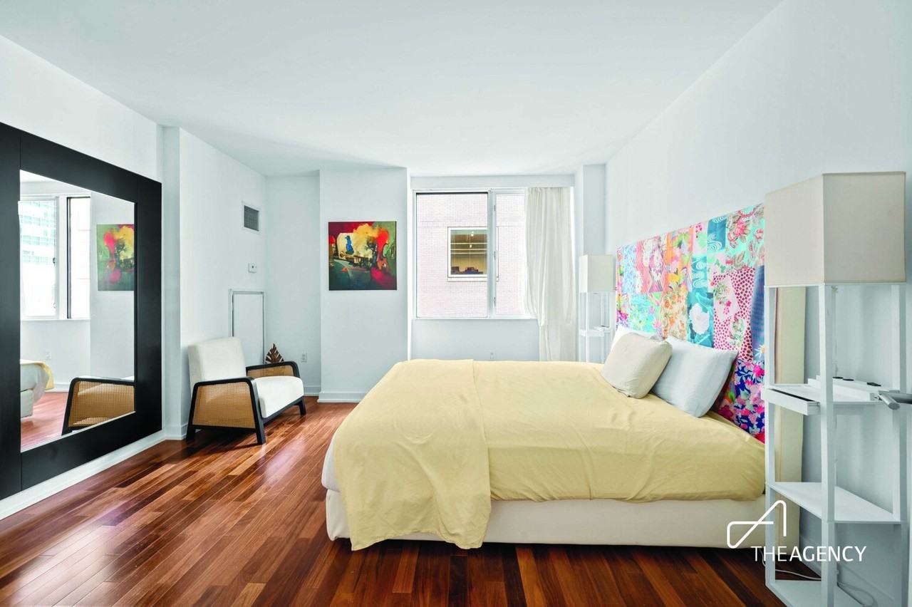 60 E 55th St - Photo 6 of 8