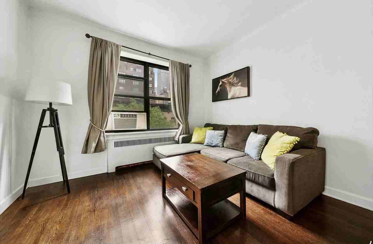 104 E 37th St - Photo 4 of 4