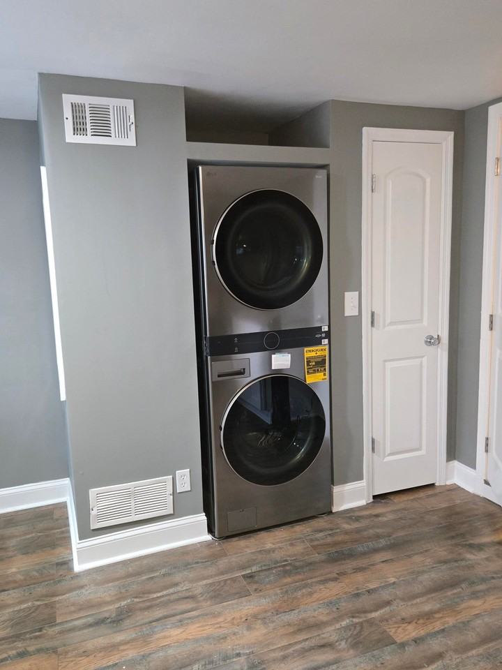 2422 Sunset Dr Ne #BS - Photo 3 of 13