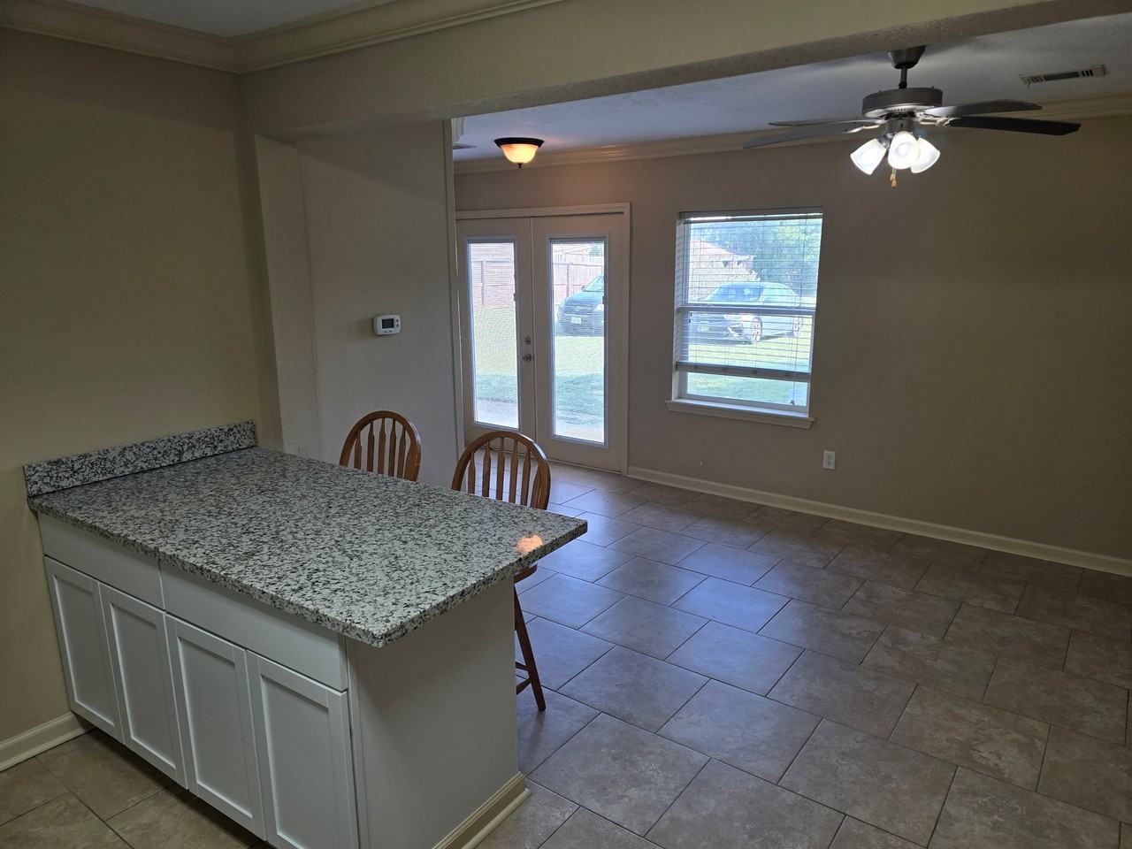 1511 Cos St #B - Photo 4 of 10