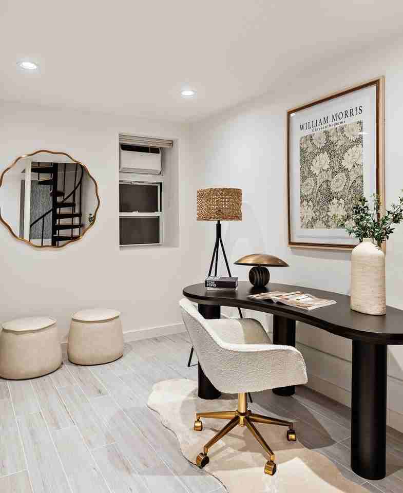 214 W 16th St - Photo 7 of 10