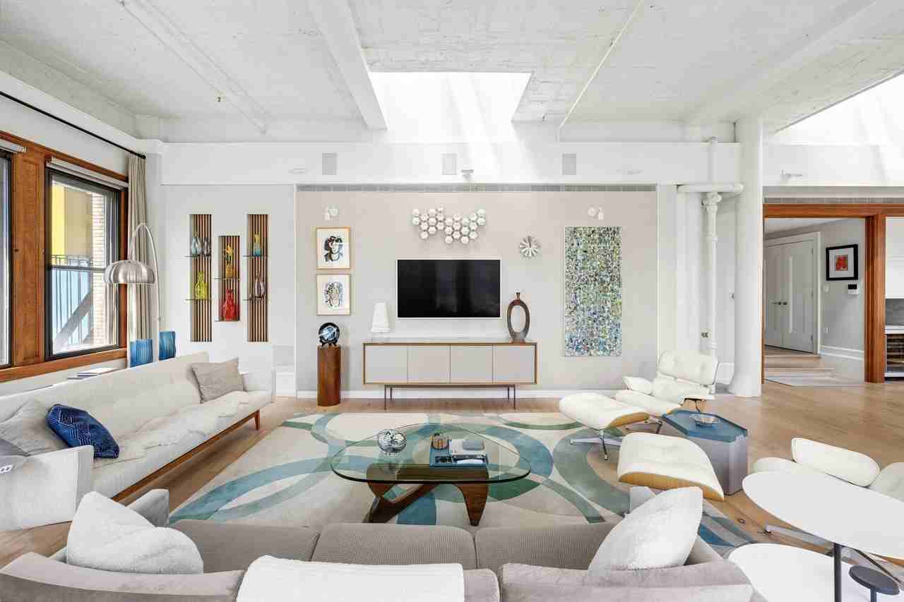 1 Hudson St - Photo 3 of 10