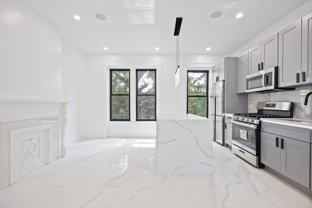 736 Halsey St - Photo 1 of 1