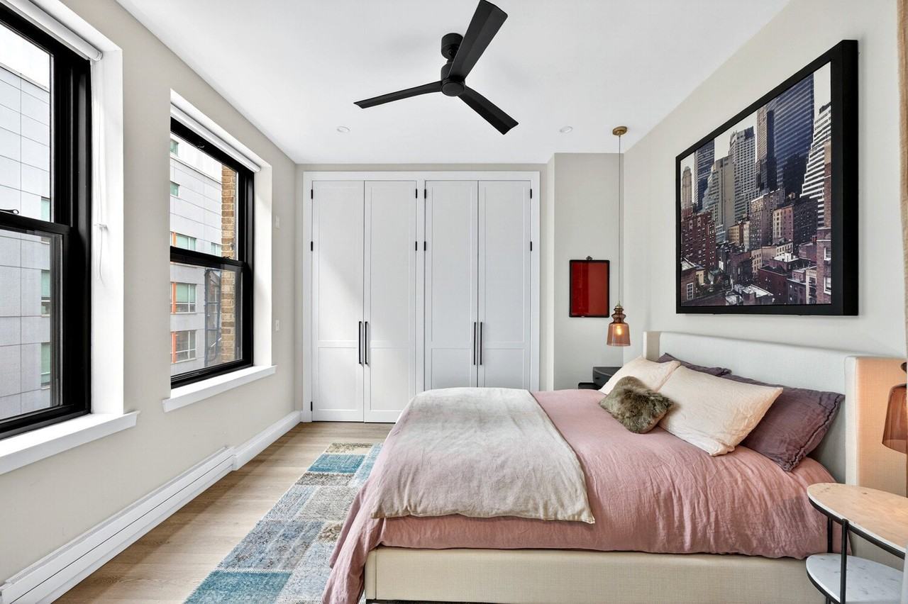 529 W 42nd St - Photo 6 of 10