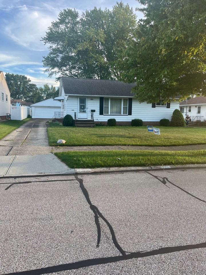 11021 Schwab Dr