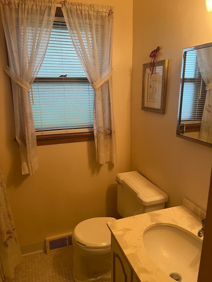 11021 Schwab Dr - Photo 4 of 9