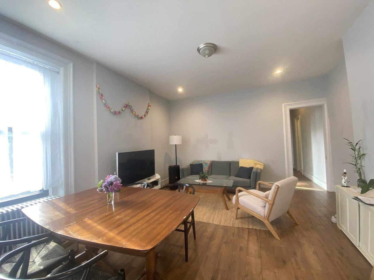 346 Union Ave - Photo 2 of 10