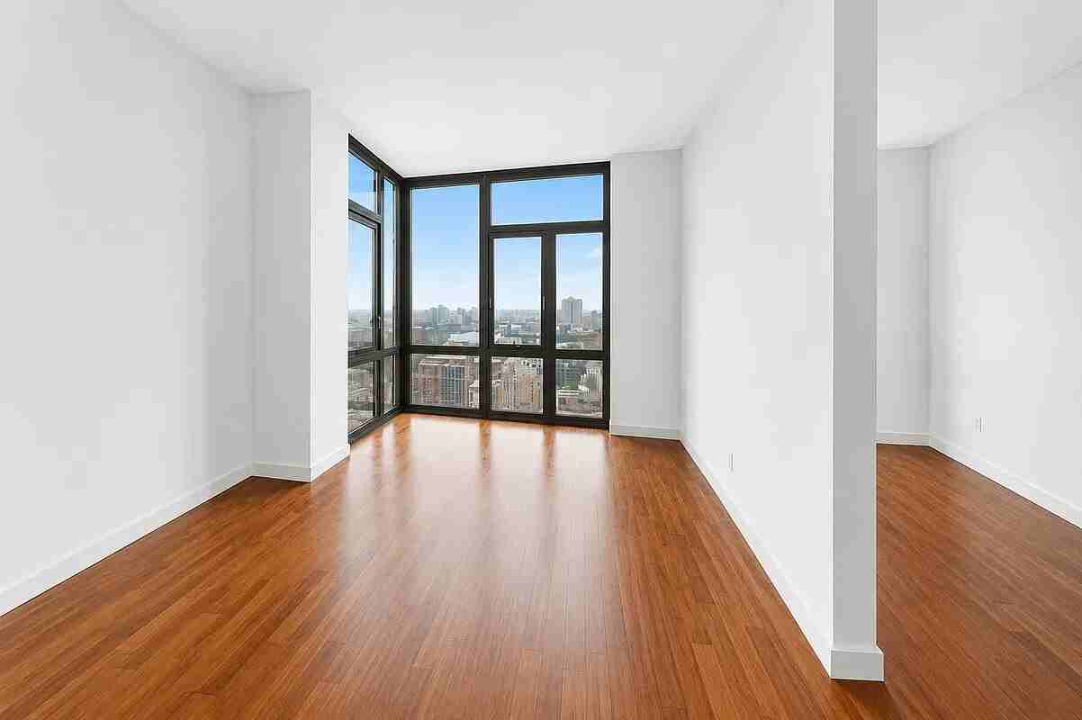100 Jay St - Photo 6 of 10