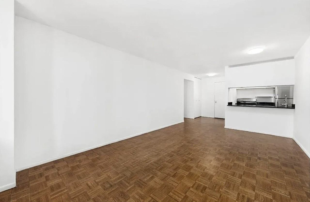 200 Rector Pl - Photo 4 of 10