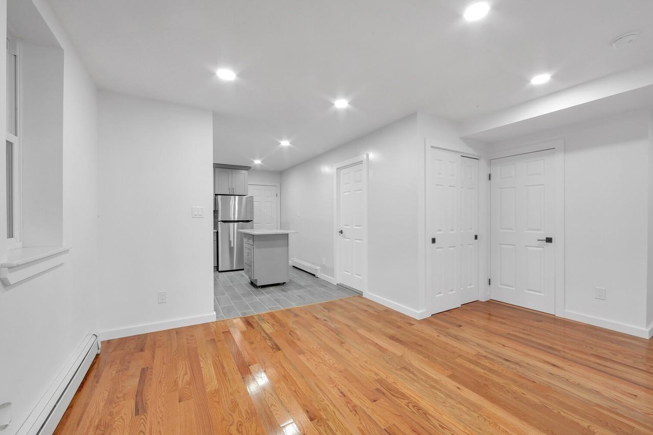21 -14 45th Road - Photo 4 of 10