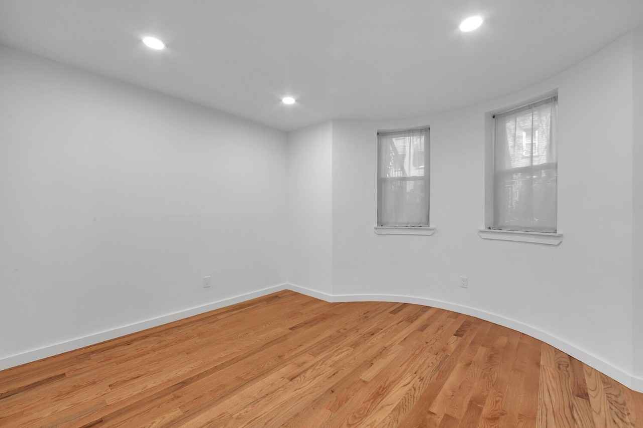 21 -14 45th Road - Photo 6 of 10